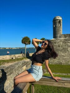 Retrato profesional de Ximena Paredes